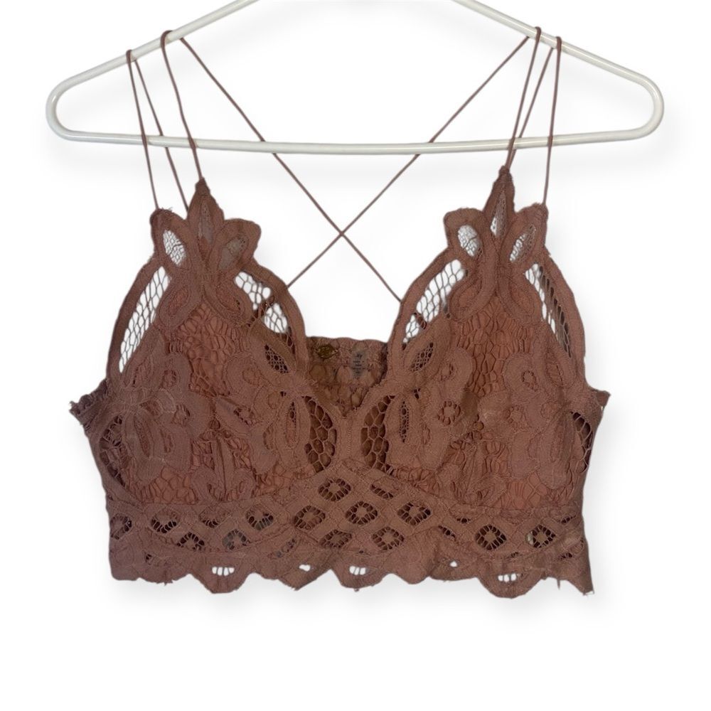 Chic Lace Bralette in Chocolate Brown